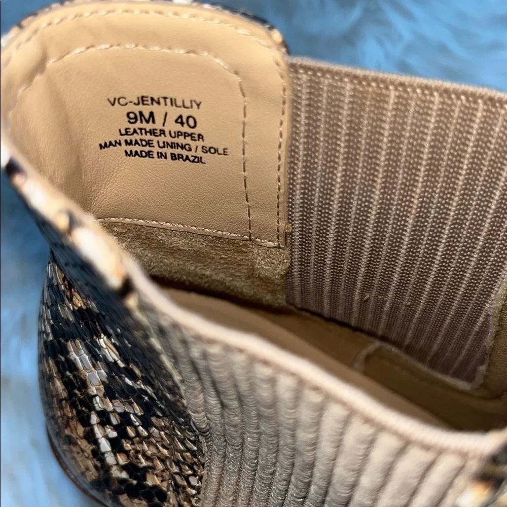 Vince Camuto Jentilliy Chelsea Bootie Leather Size 9 Snake Print